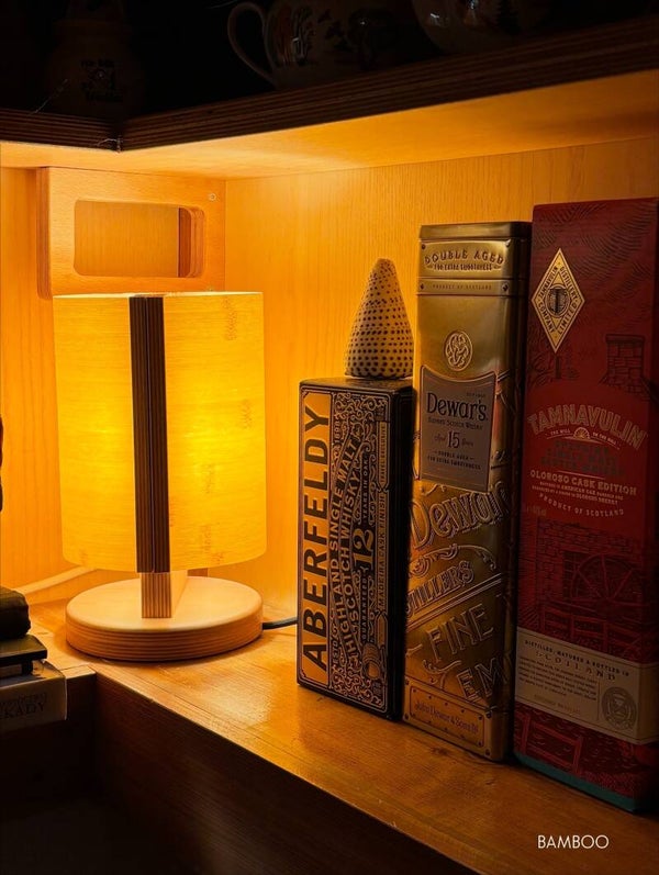 Atmosphärische Holzlampe für den Tisch – sanftes, warmes Raumlicht H 28,5 cm
