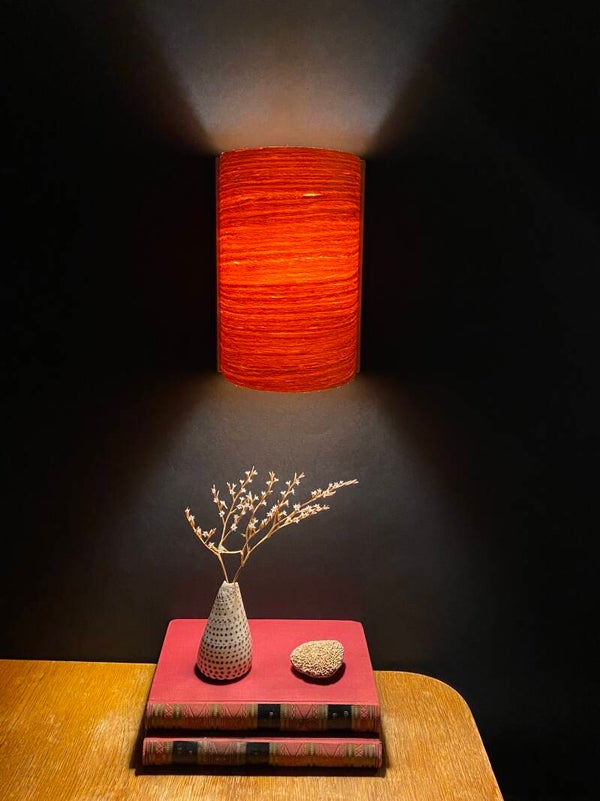 Elegante Wandlampe aus Buchenholz – vertikale Lichtakzente im modernen Stil 21x15 cm