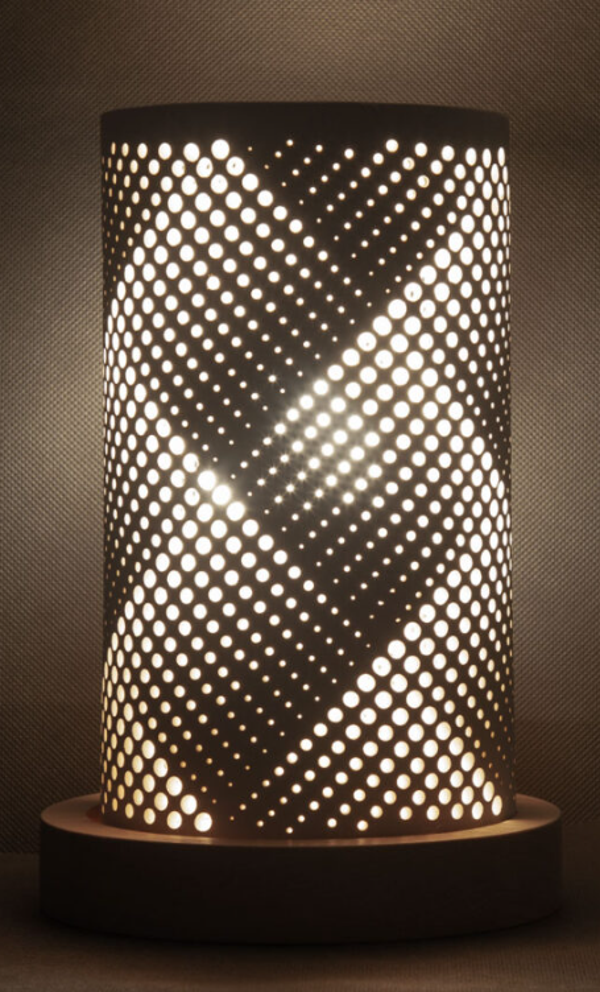 Keramiklampe mit Schlangenlinien-Muster H 24 cm