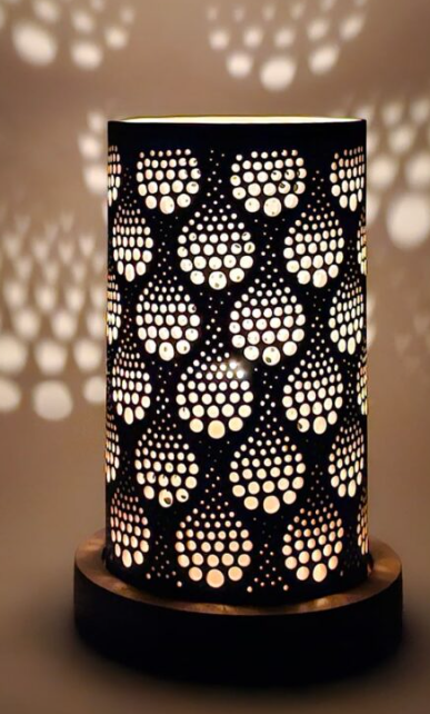 Keramiklampe mit Tropfenornament H 20,5 cm