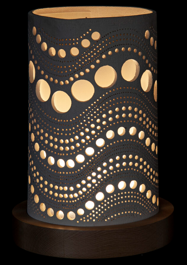 Keramiklampe mit Wellenornament H 24 cm