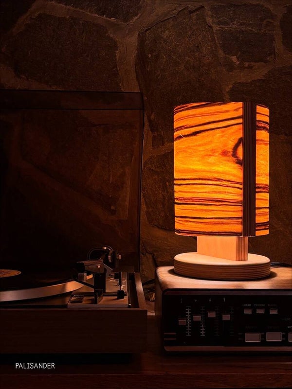 Modulare Tischleuchte aus Holz – kreative Lichtgestaltung mit Magnet-Paneelen H 28,5 cm