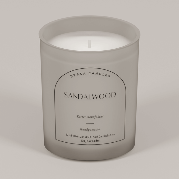Sojawachskerze „Sandalwood“ im Glas 245 ml – Graumattes Design mit Bambusdeckel