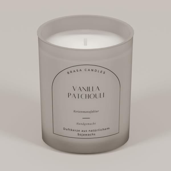 Sojawachskerze „Vanilla Patchouli“ im Glas 245 ml – Graumattes Design mit Bambusdeckel