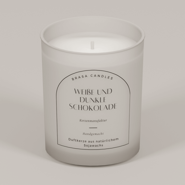 Sojawachskerze „Weiße & Dunkle Schokolade“ im Glas 245 ml – Weißer Frost-Look mit Bambusdeckel