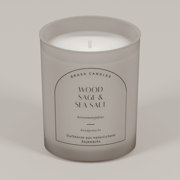 Sojawachskerze „Wood Sage & Sea Salt“ im Glas 245 ml – Graumattes Design mit Bambusdeckel