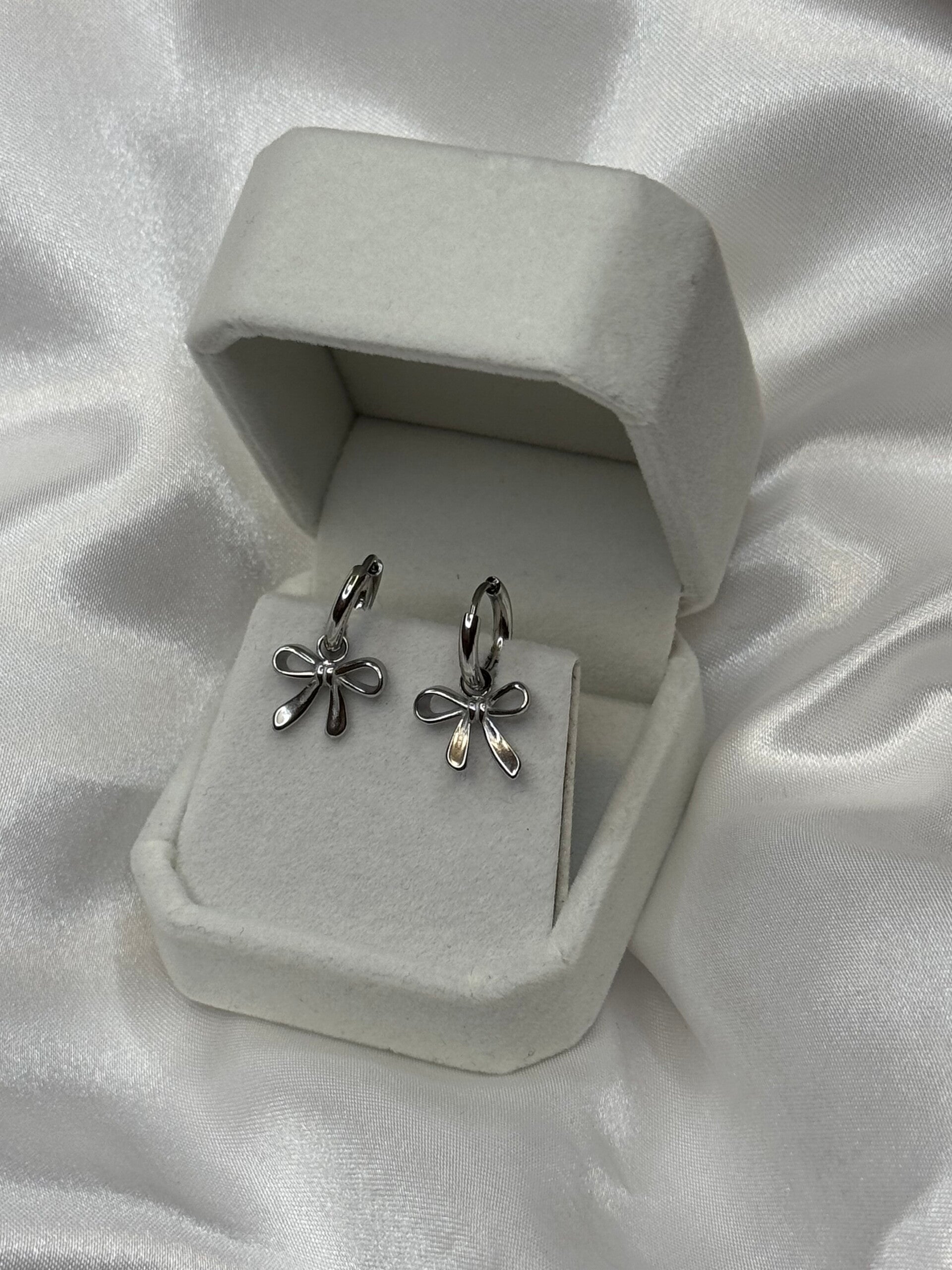 Floor oorbel - Zilver kleur