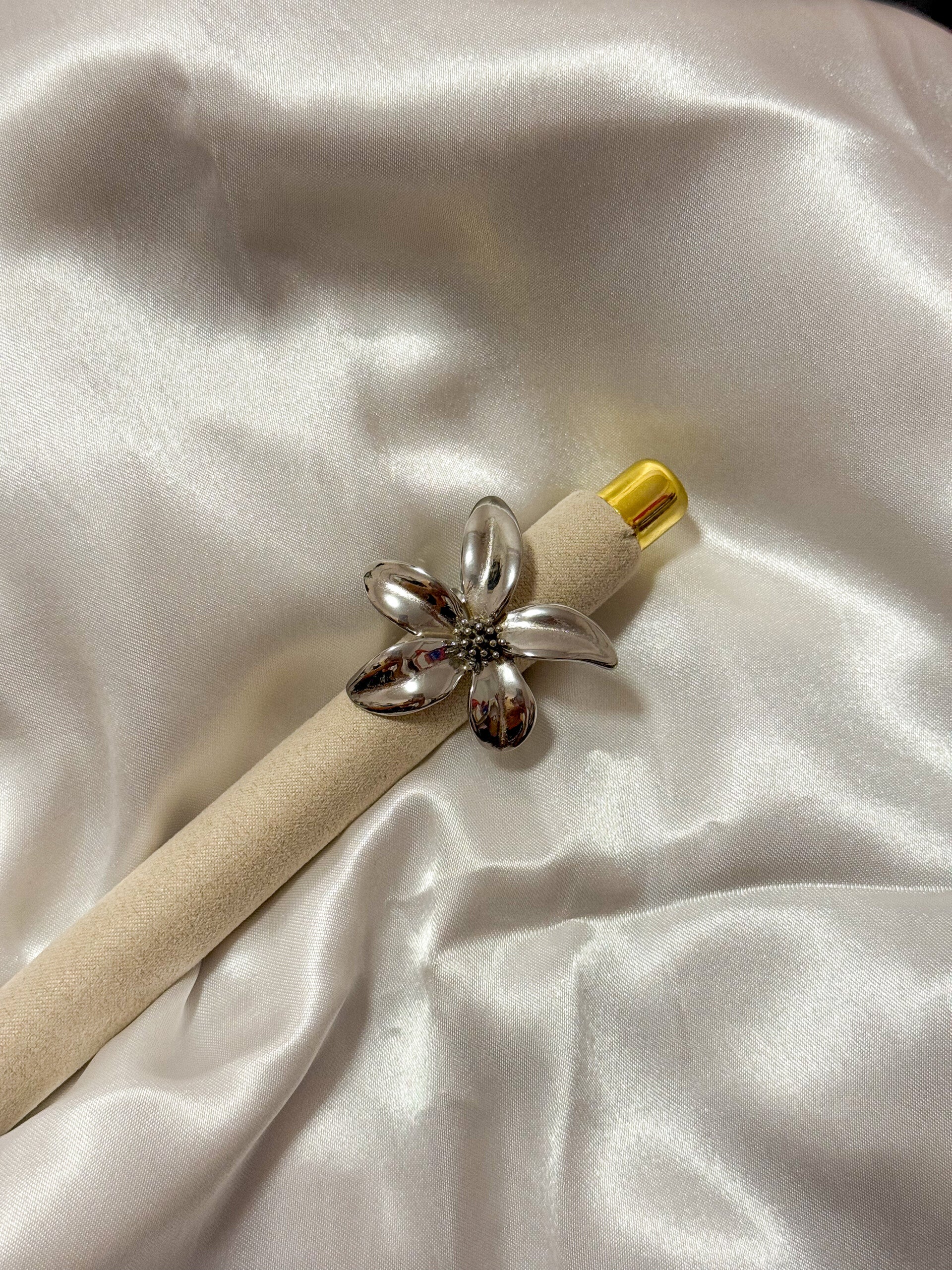 Flora ring - Zilver kleur
