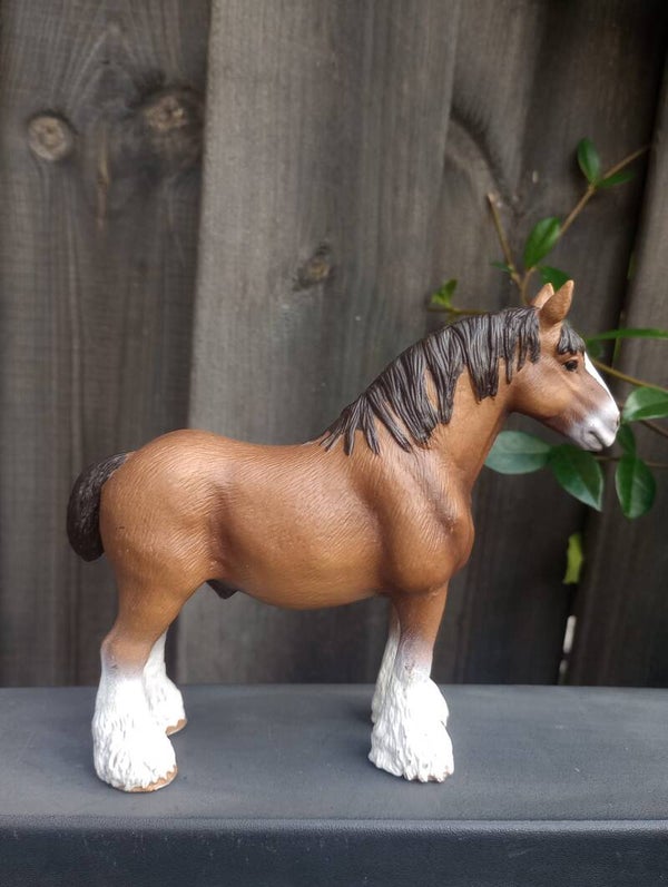 Schleich Clydesdale ruin 13670