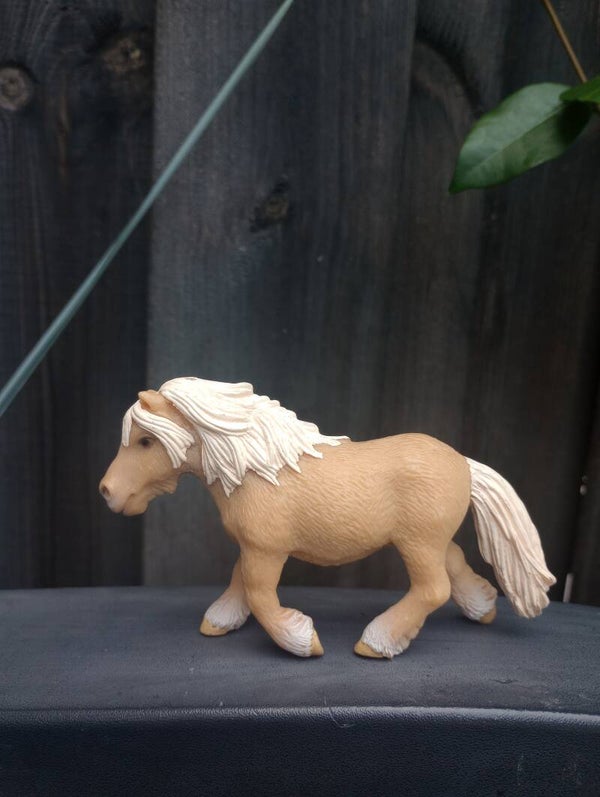 Schleich pony uit set 42040