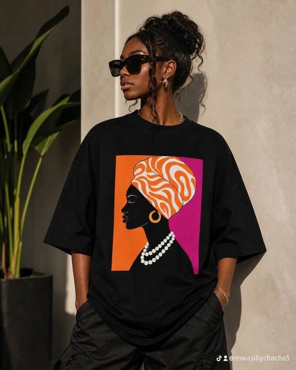 Oversized Headwrap Queen t-shirt