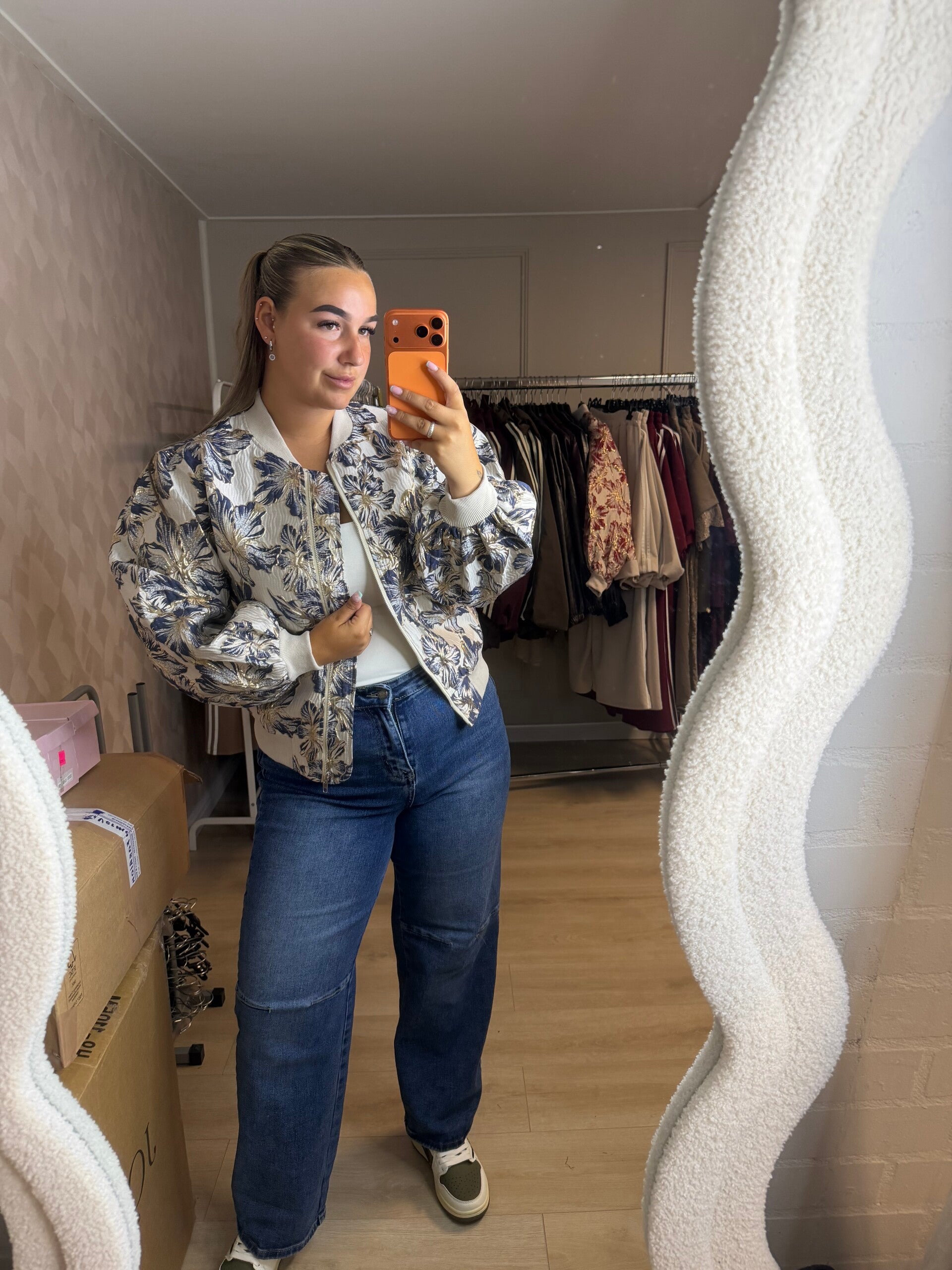 Flower bomber blue