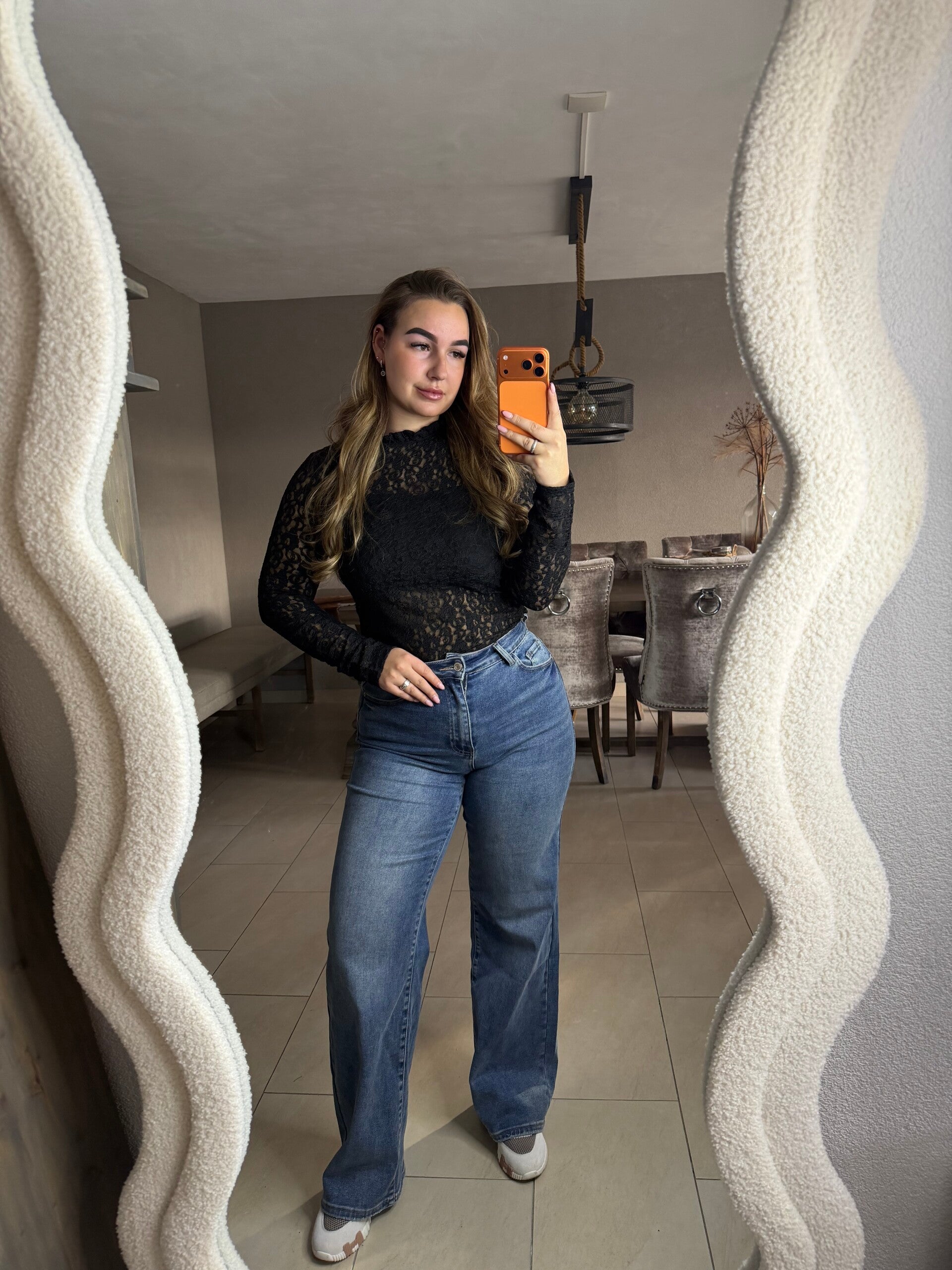 Belle lace body black