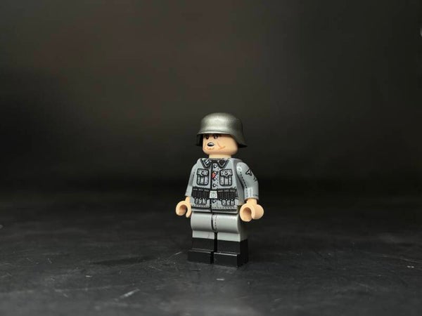 WW|| German SS Kar98 Figure
