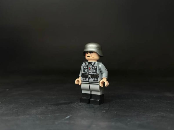 WW|| German Wehrmacht Kar98 Figure
