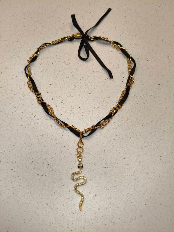 Snake Ribbon Chain Choker