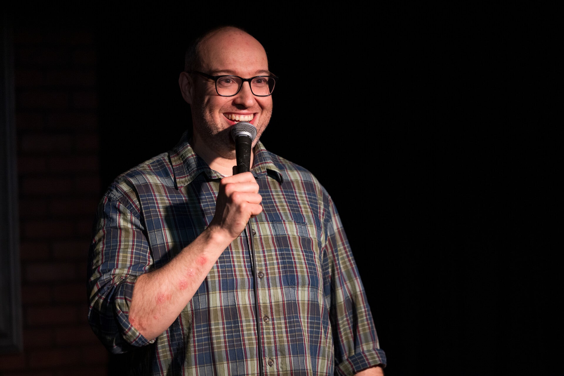 STAND-UP-COMEDIAN-PERFORMS-AT-BIG-FUNNY-COMEDY