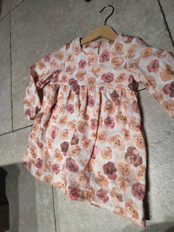 Kleedje met lange mouwen in herfst kleuren