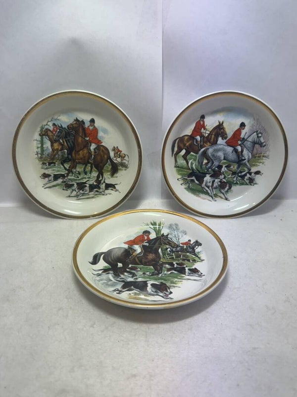 3x Matching Vintage Hunting Scenes Round Plates 13.5cm Horses Hounds