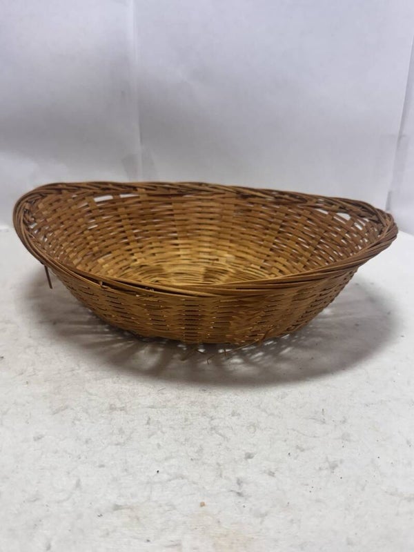 Woven Wicker Style Hamper Storage Fruit Potpourri Collection Plate Basket 9”