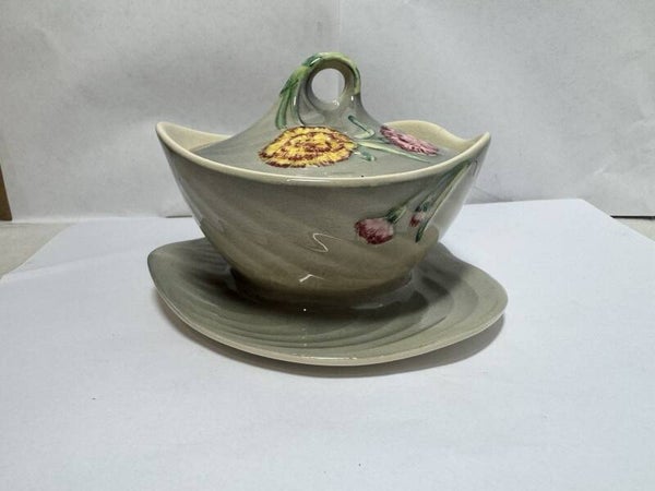 Shorter And Son Vintage Lidded Pot With Integrated Leaf Saucer.