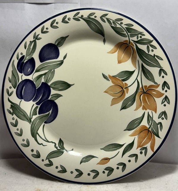 This two-piece Staffordshire tableware set features a delightful pattern of plums and flowers, adding a touch of vintage charm to any dining table. The round ceramic dinner plates have a contemporary style with a multicoloured design, perfect for everyday