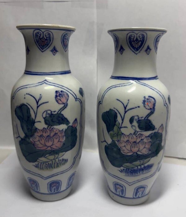Pair Decorated Vases Chinese Style And Design 20 Cm Tall Decorative Collectors