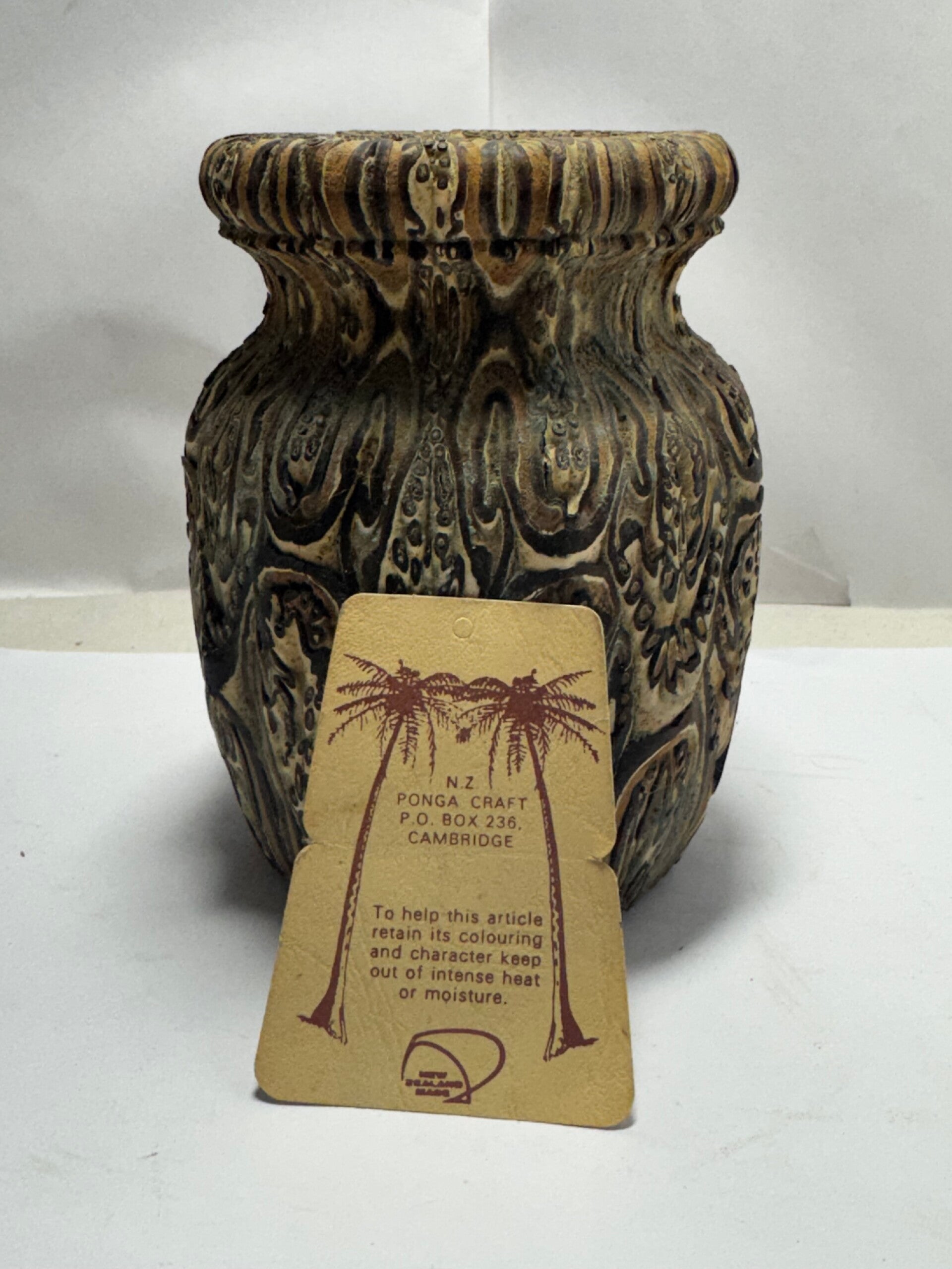 NEW ZEALAND PONGA CRAFT WOODEN VASE