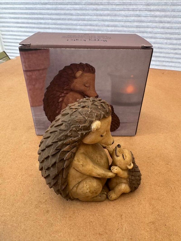 Happy Hoglet Hedgehog Mother & Baby Ornament Figurine Wildlife Gift Boxed New