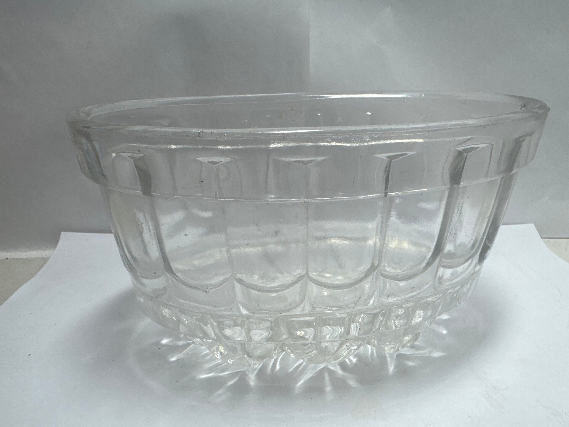 Vintage pressed glass oval jelly/aspic mold with leaf pattern