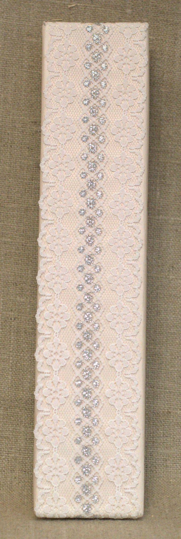 Vintage doosje met roze kant