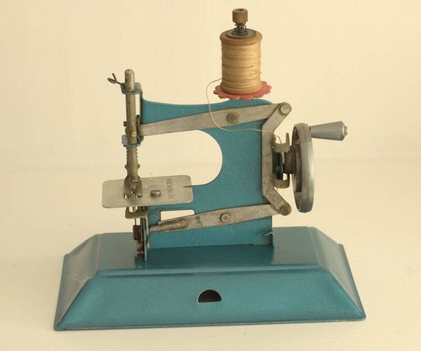 Vintage  kinder naaimachine "Little Betty"