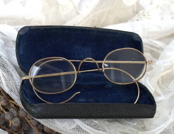 Vintage goudkleurig brilletje met origineel hoesje