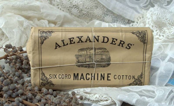Oude Engelse verpakking  Alexander's naaimachine garen