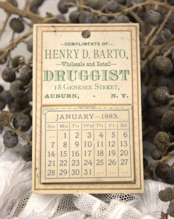 Antiek reclame kalendertje van een drogisterij uit 1883