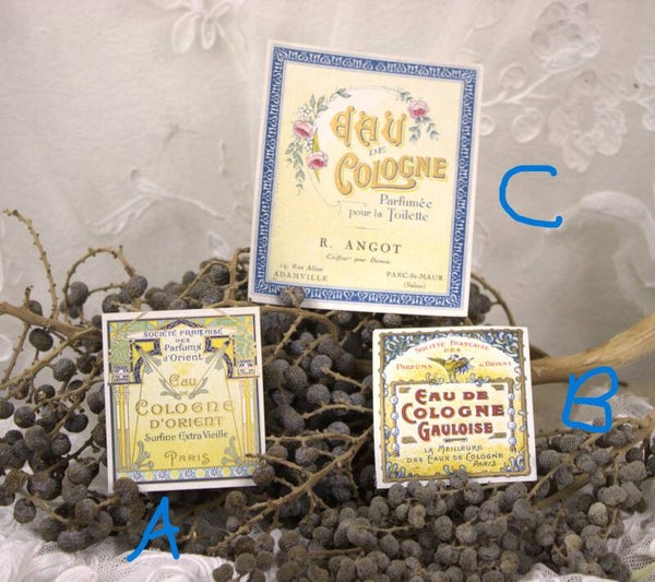 Diverse originele Franse eau de cologne etiketten in Art Nouveau stijl