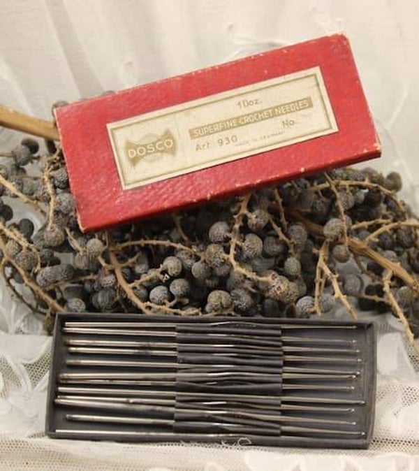 Vintage Origineel Doosje met Superfijne Stalen Haaknaalden – Dosko (Made in Germany)