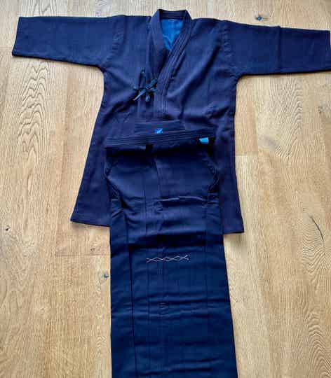 Tesshukendo Gi + Hakama Set Karui