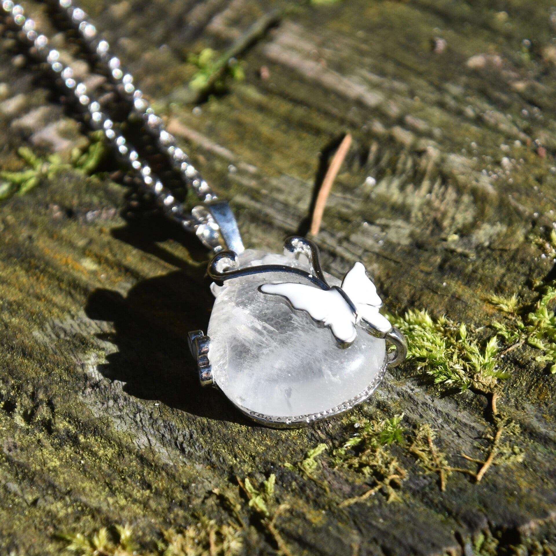 Bergkristal ketting met vlinder