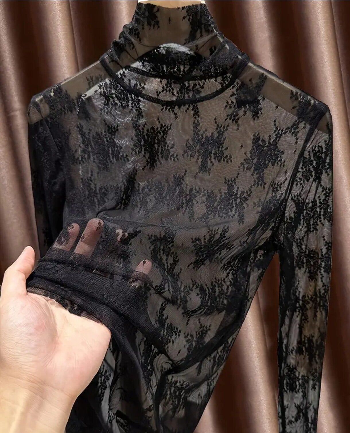 haut col roulé, dentelle