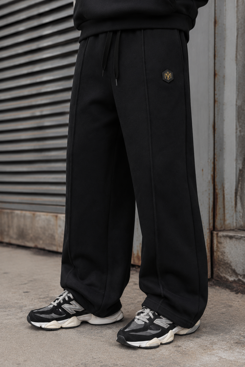 Essential Black Wide