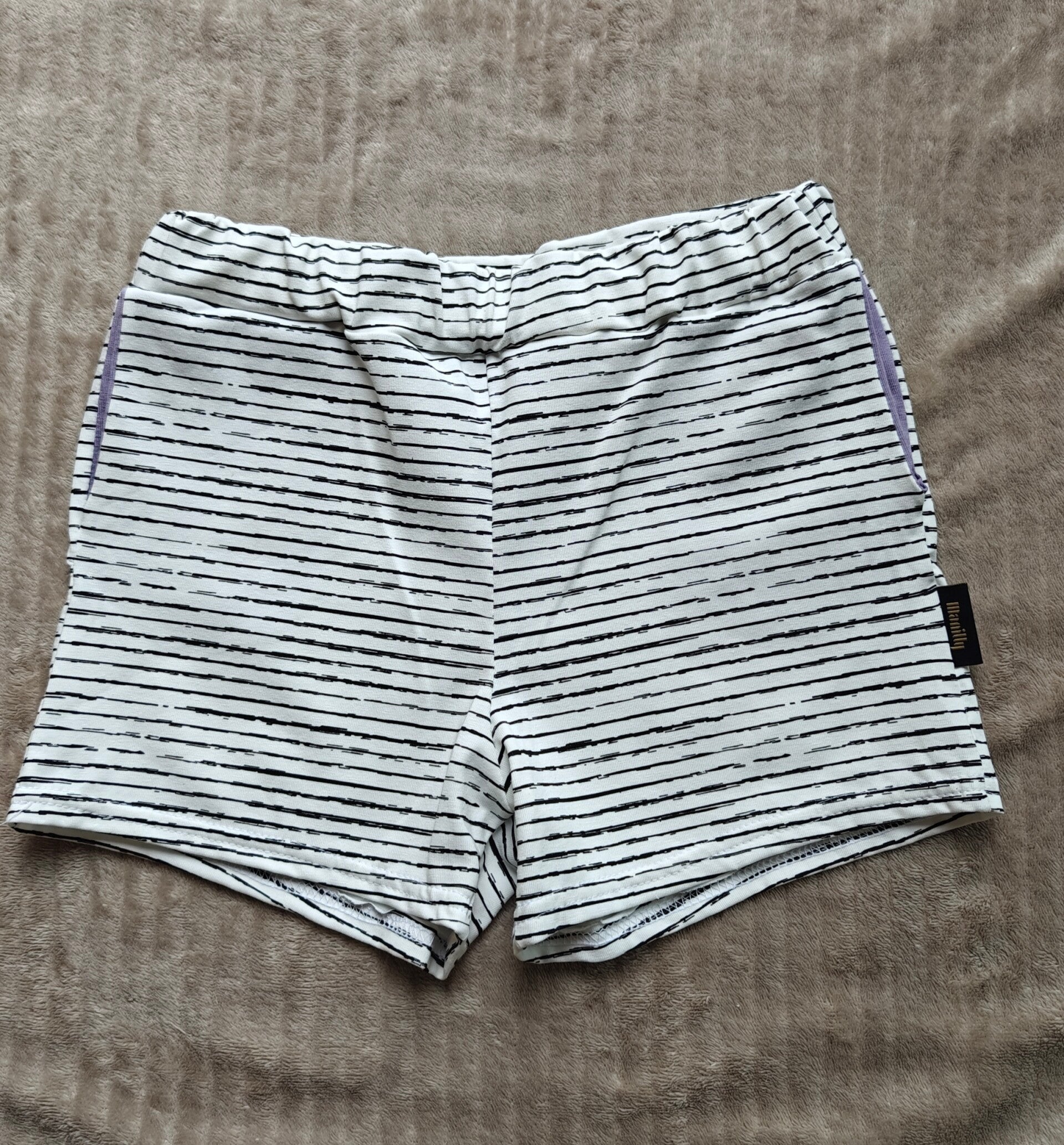 Stripe Short – White 128