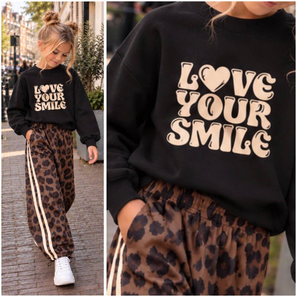 Sweater LOVE YOURE SMILE (zwart)