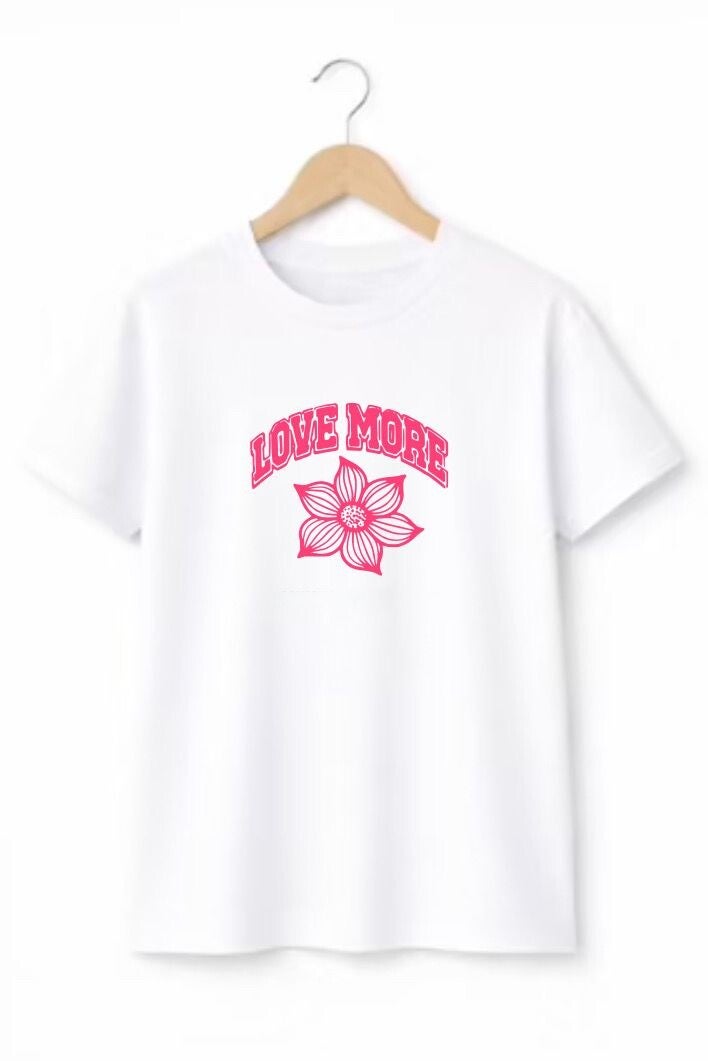 T-Shirt love more wit/roze🤍🩷