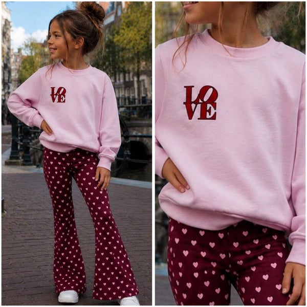 Sweater love licht roze/bordeaux ( borst print )