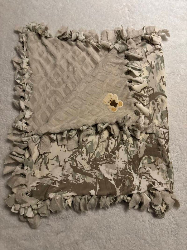 Tie-Knot camo baby blanket