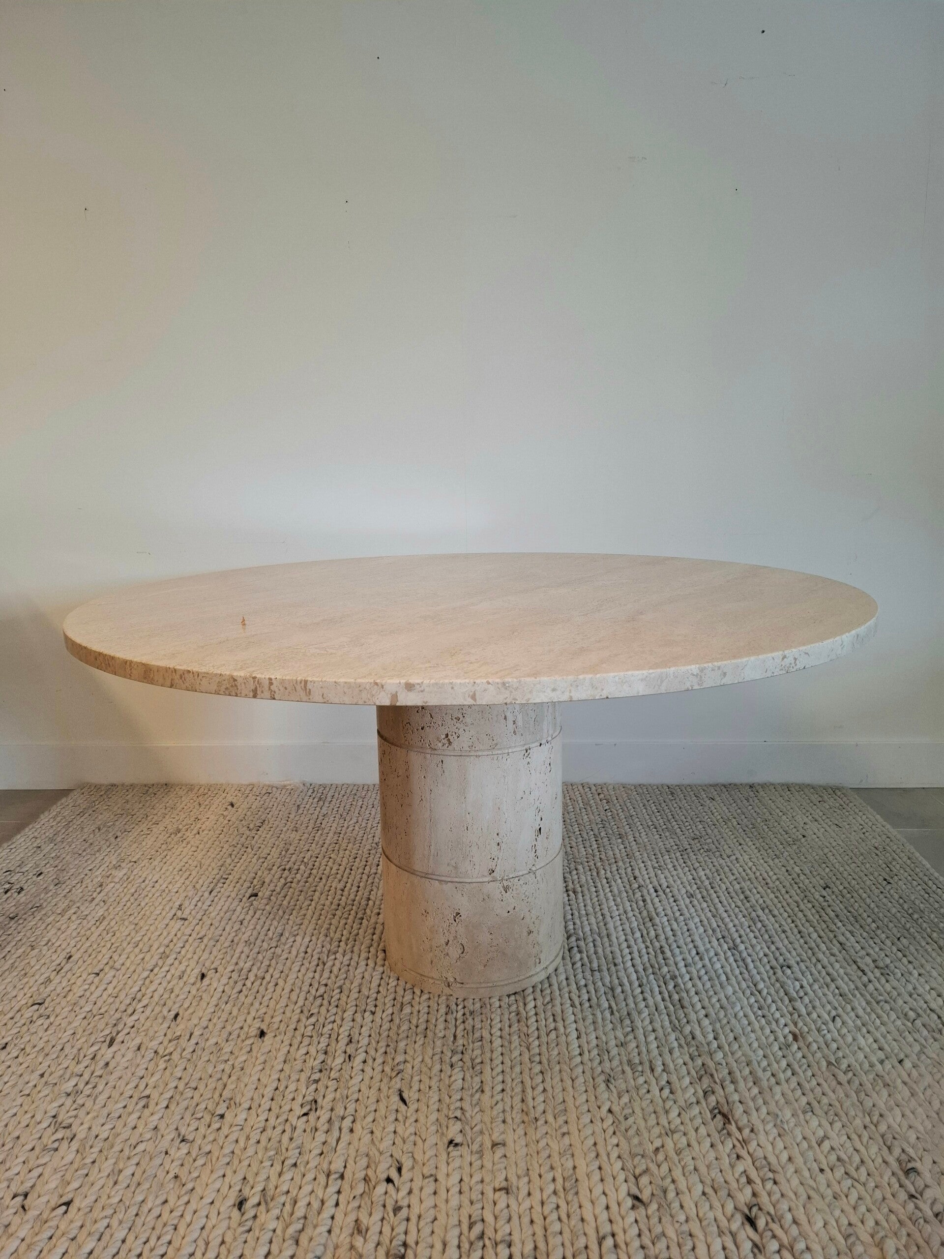 Mid-Century clasdic: Up & Up travertin dining table