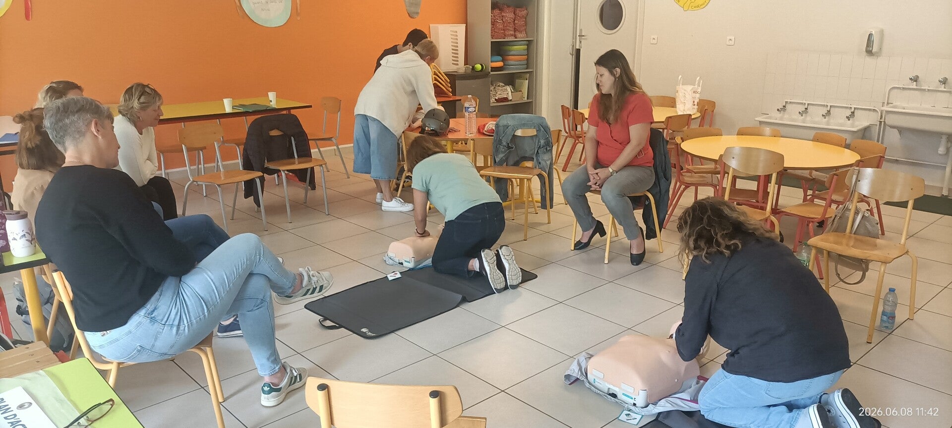 Mise en pratique des gestes de premiers secours lors d'une formation SST