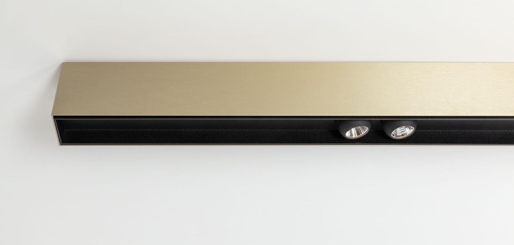 sld50-naked_champagne-black_07.jpg