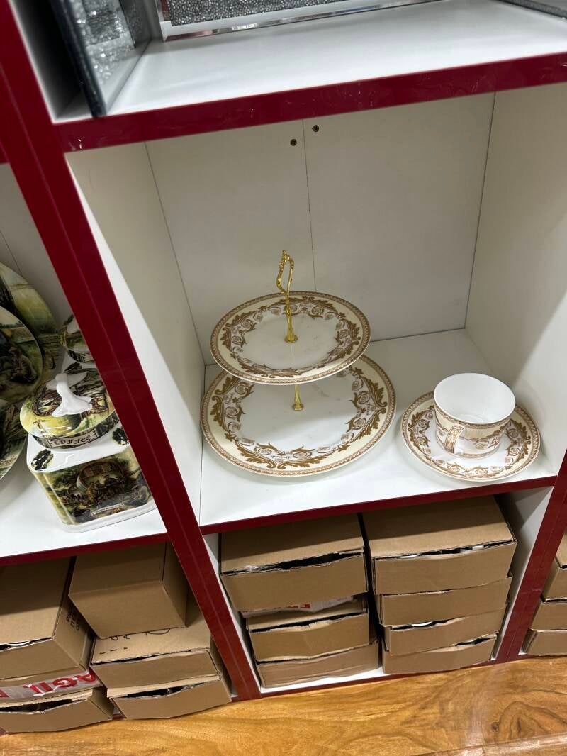 Golden & white dinner set